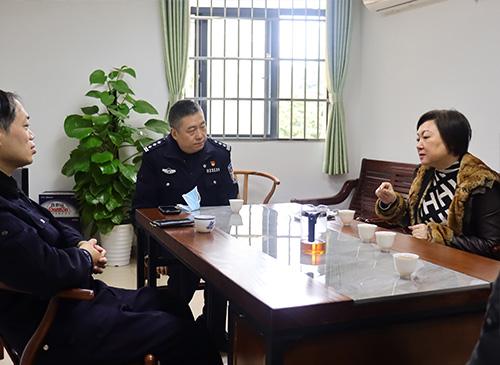 加强党建共建，亲昵警企关系